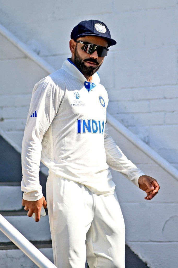 Oakley Hydra Sports ( Black & Black )