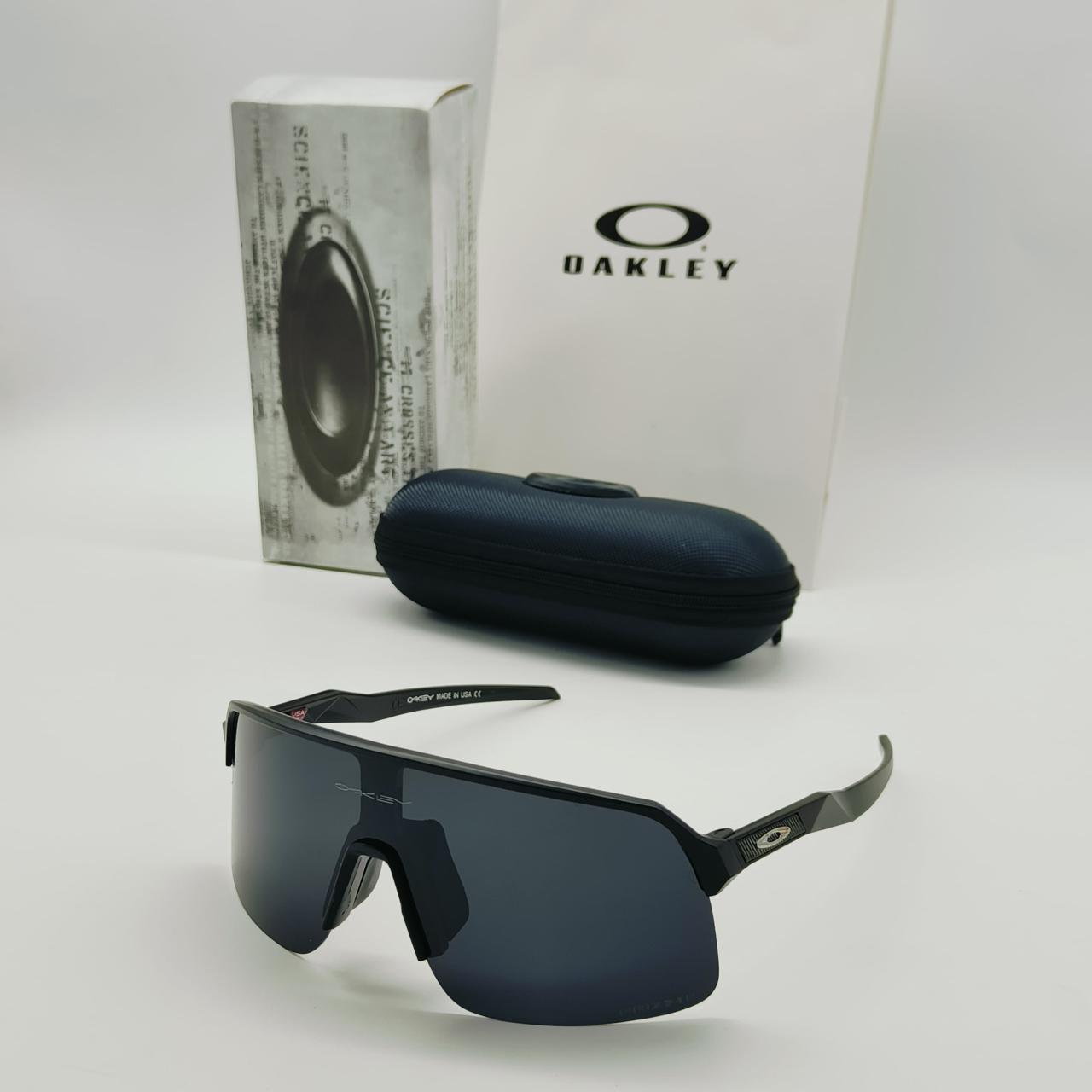 Oakley Sutro Lite ( Black & Black )