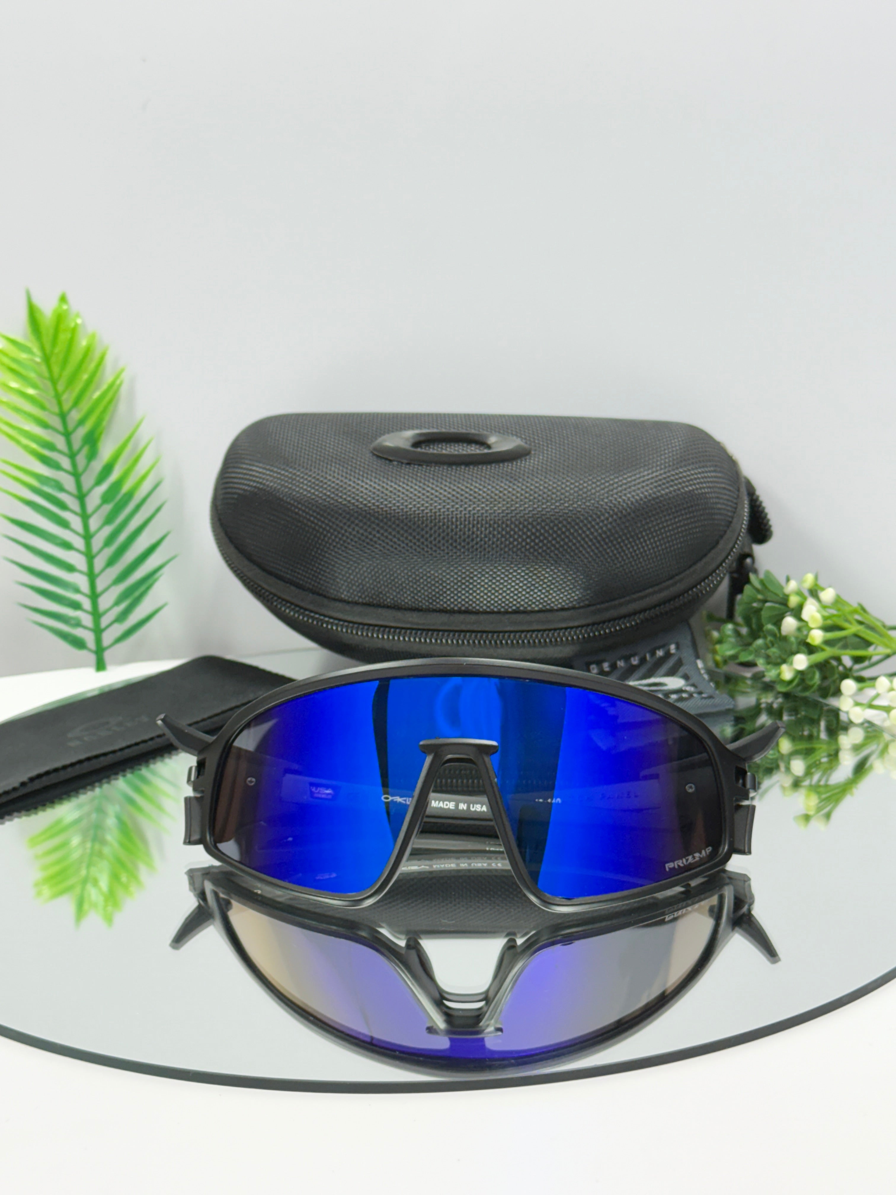 Oakley Latch Panel ( Blue & Black )