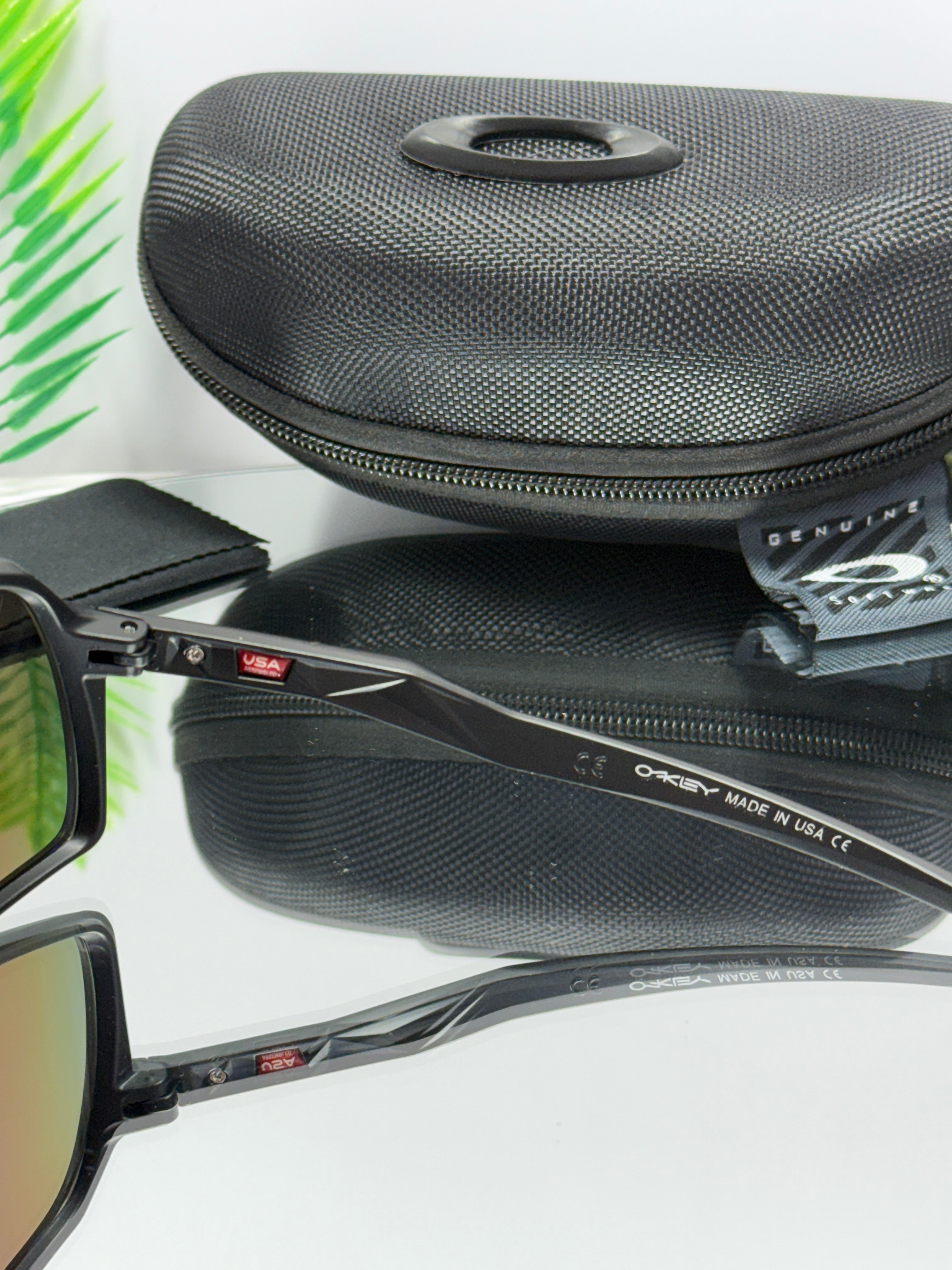 Oakley SURTO Sports ( Yellow & Black )