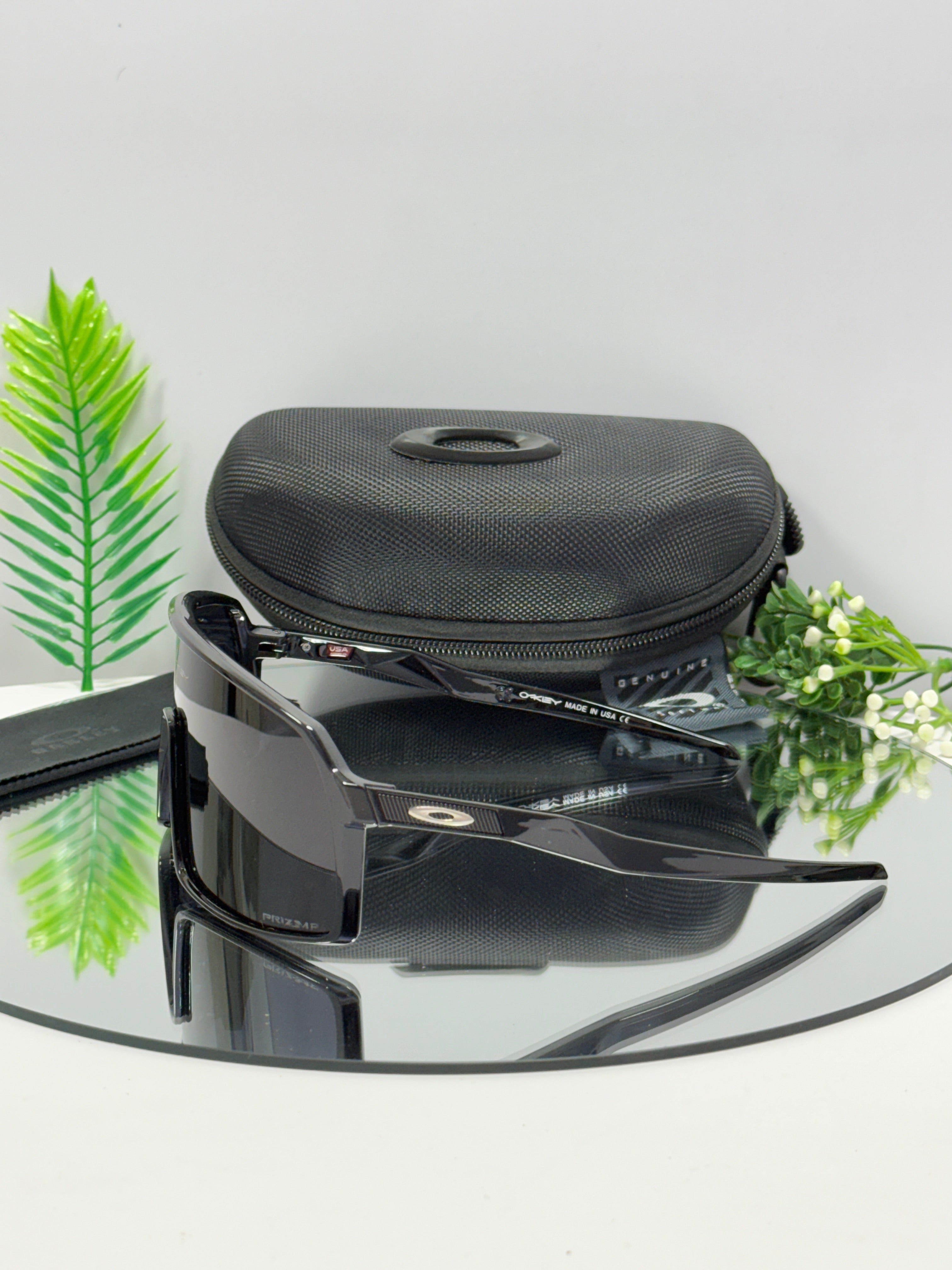 Oakley SURTO Sports ( Black & Black )